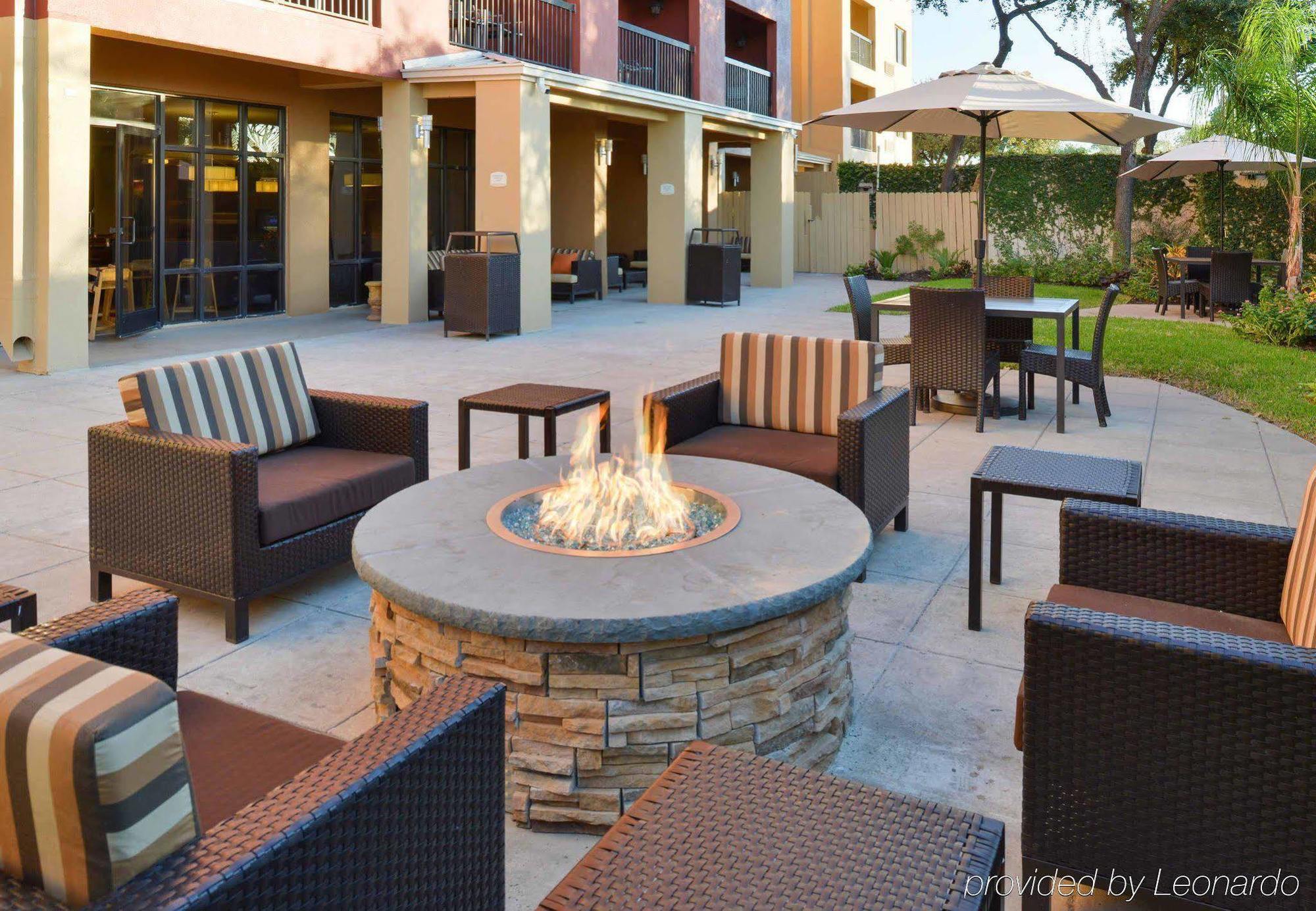 Courtyard Laredo Hotel Exterior foto
